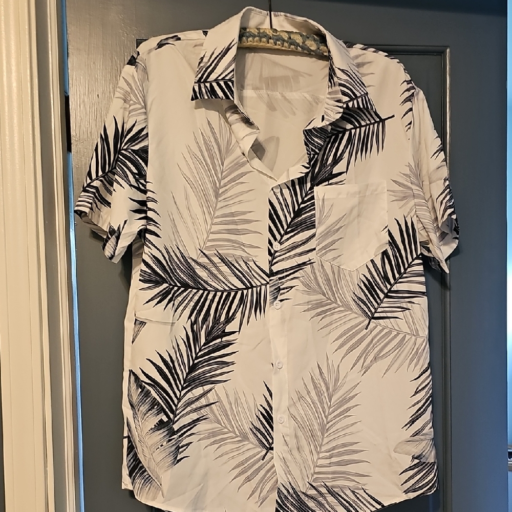 NEW Navy White Leaf Print Shirt Tropical Men Large Light Weight Casual